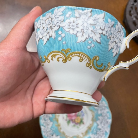 Royal Albert Enchantment teacup and saucer - Picture 5 of 8